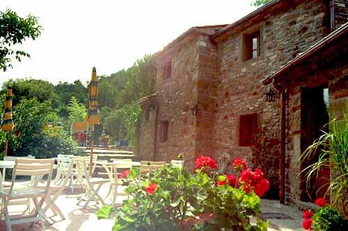La terrazza per le colazioni: Agriturismo Arezzo