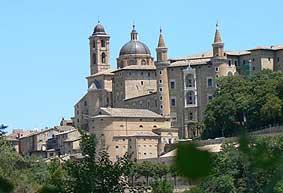 Besuchen Pesaro und Urbino - Führer zu den Ferien Pesaro und Urbino
