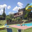 La villa, il parco e la piscina