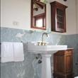Bagno in Marmo con accessori in ottone