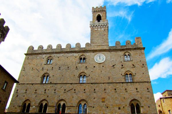 Volterra, nel cuore della campagna toscana di Pisa