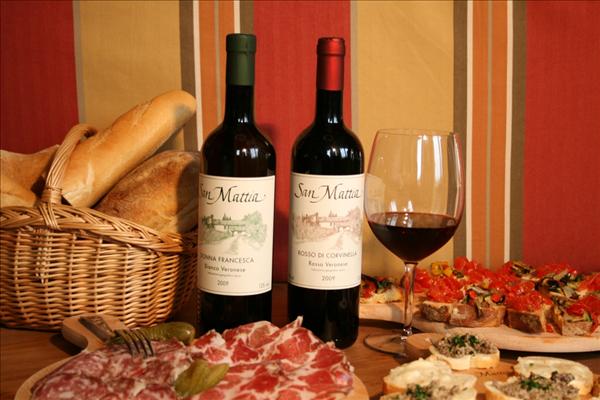 Vino di nostra produzione: Agriturismo Verona