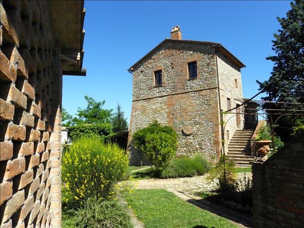 Ultime Disponibilità Pasqua - Agriturismo tra Umbria e Toscana